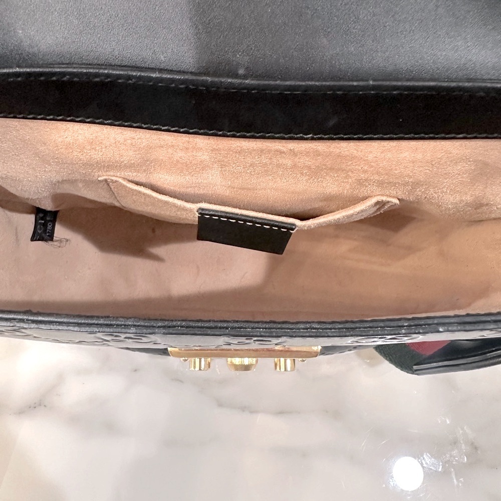 Gucci GG Signature Medium Padlock Crossbody Bag - Picture 7 of 10